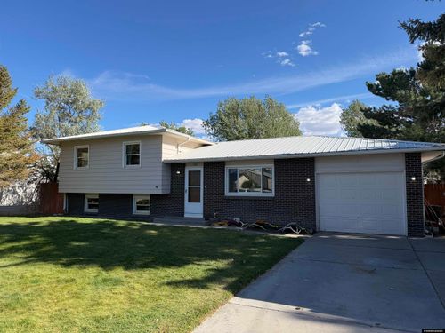 1720 Loch Ness Dr, Rawlins, WY, 82301-4238 | Card Image