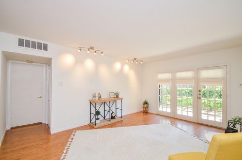 apt-108-2238 S Piney Point Rd, Houston, TX, 77063-1432 | Card Image