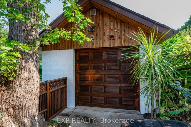 27 Stock Ave, House other with 3 bedrooms, 2 bathrooms and 6 parking in Etobicoke ON | Image 46