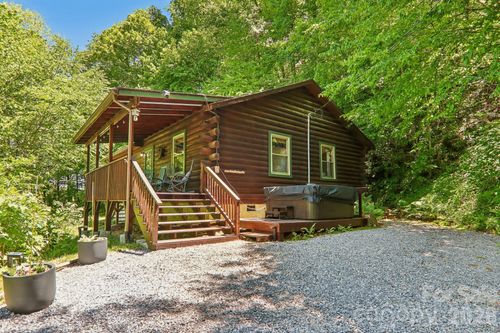 152 Trails End Ln, Maggie Valley, NC, 28751-4534 | Card Image