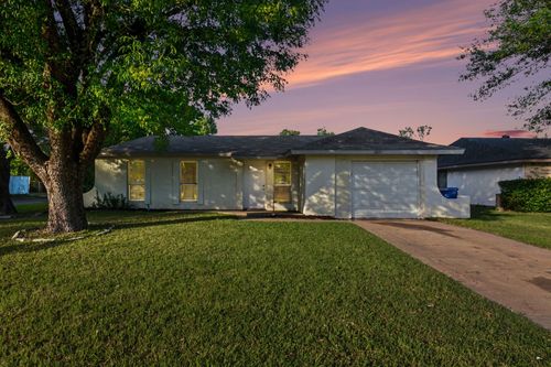 1601 Meridian Way, Garland, TX, 75040-5357 | Card Image