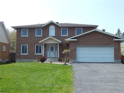 1701 Blakely Dr, House other with 4 bedrooms, 3 bathrooms and 6 parking in Cornwall ON | Image 1