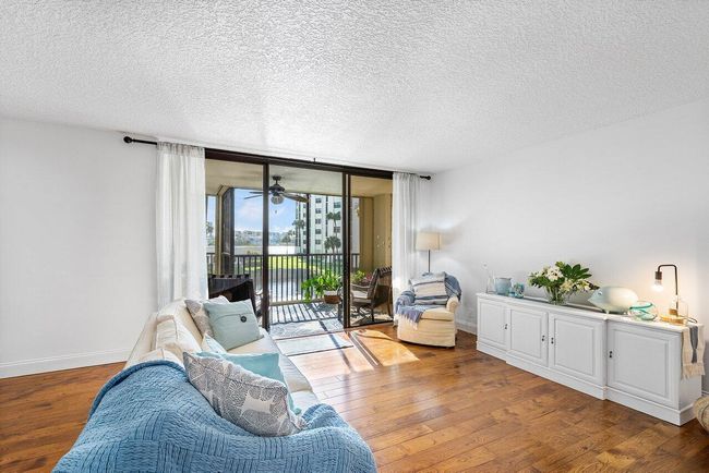 APT-205 - 19800 Sandpointe Bay Dr, Condo with 2 bedrooms, 3 bathrooms and null parking in Tequesta FL | Image 4