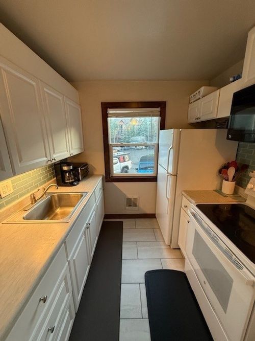 c8-8026 Ryan Gulch Rd, SILVERTHORNE, CO, 80498-5193 | Card Image