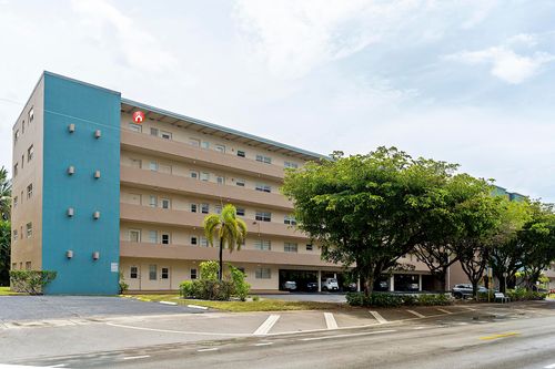 501-300 Ne 14th Ave, Hallandale Beach, FL, 33009-7429 | Card Image