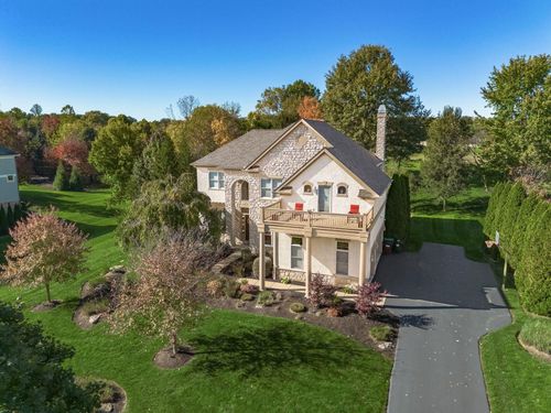 9083 Tartan Fields Dr, Dublin, OH, 43017-8873 | Card Image