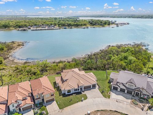 9065 Lakeside Dr, Fort Worth, TX, 76179-4273 | Card Image