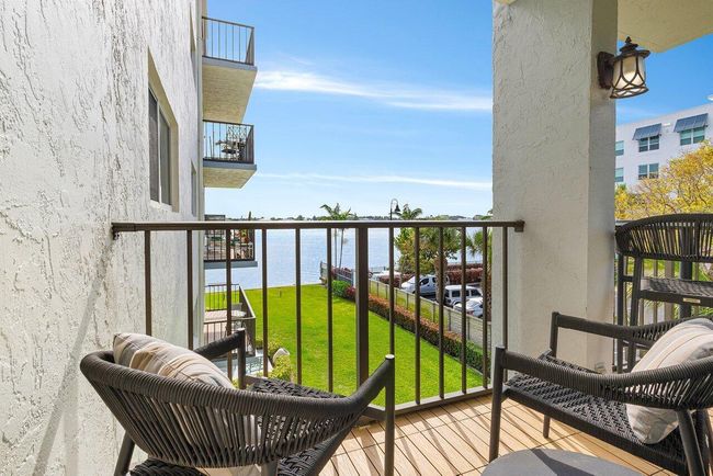 APT-304 - 1206 S Lake Dr, Condo with 2 bedrooms, 2 bathrooms and null parking in Lantana FL | Image 21