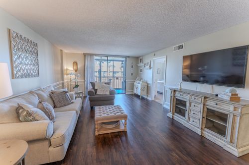 203-4725 Lucerne Lakes Blvd E, Lake Worth, FL, 33467-8898 | Card Image