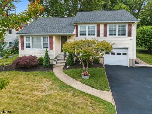 33 Edgar St, Summit, NJ, 07901-4727 | Card Image