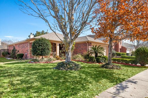 9710 Golden Park Ln, Houston, TX, 77088-2216 | Card Image