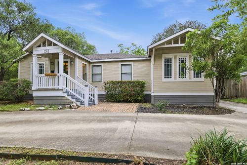 261 E Oakview Pl, Alamo Heights, TX, 78209-3307 | Card Image