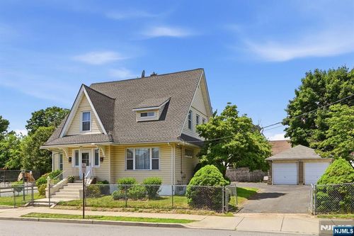21 N 13th St, Haledon, NJ, 07508-1517 | Card Image