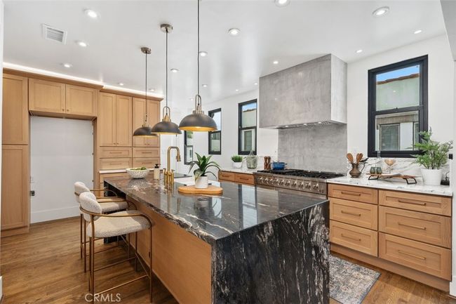 TOP FLOOR KITCHEN | Image 33