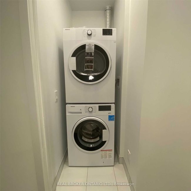 1105 - 5 Buttermill Ave, Condo with 2 bedrooms, 2 bathrooms and null parking in Vaughan ON | Image 13