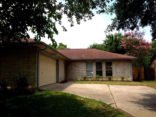 6811 Renfro Dr, Richmond, TX, 77469-5956 | Card Image