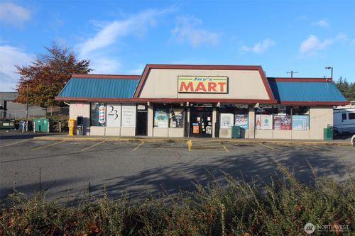 15805 1st Ave S, Burien, WA, 98148-1212 | Card Image