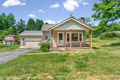 56 Elm Ln, Sparta, TN, 38583-8528 | Card Image