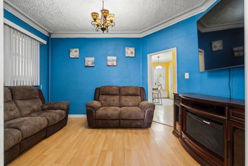 424 56th St, West New York, NJ, 07093-2116 | Card Image