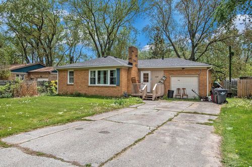 382 Dale Ave, Benton Harbor, MI, 49022-7016 | Card Image