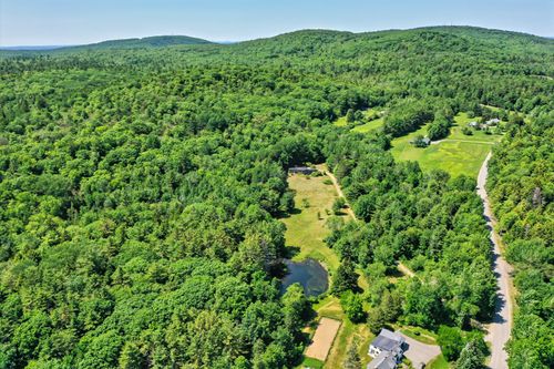 557 South Road, Holden, ME, 04429 | Card Image