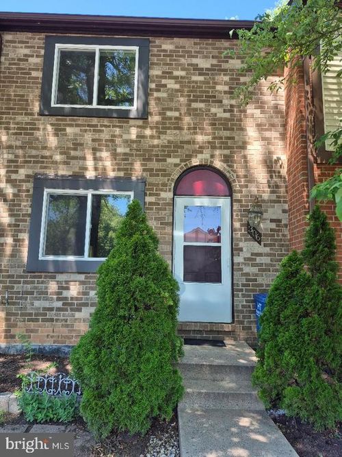 306 Giles Pl, Sterling, VA, 20164-1519 | Card Image