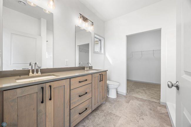 Primary Bathroom | Image 20