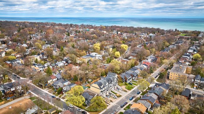 233 Kingston Rd, Home with 3 bedrooms, 3 bathrooms and 2 parking in Toronto ON | Image 37