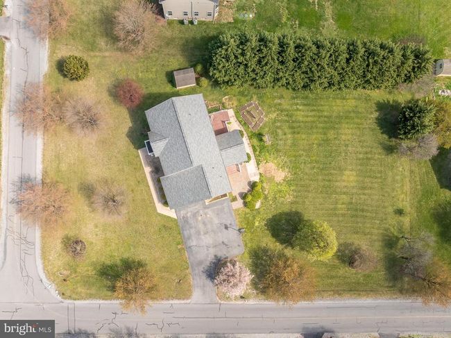 562 Holden Dr, House other with 4 bedrooms, 3 bathrooms and null parking in MARTINSBURG WV | Image 99