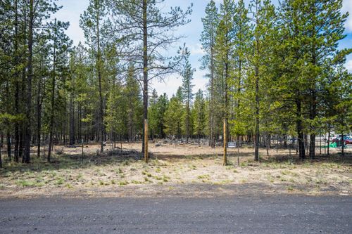 63 Lanewood Dr, La Pine, OR, 97739 | Card Image