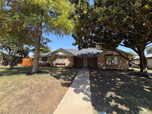 1025 Cloverdale Ln, DeSoto, TX, 75115-4105 | Card Image