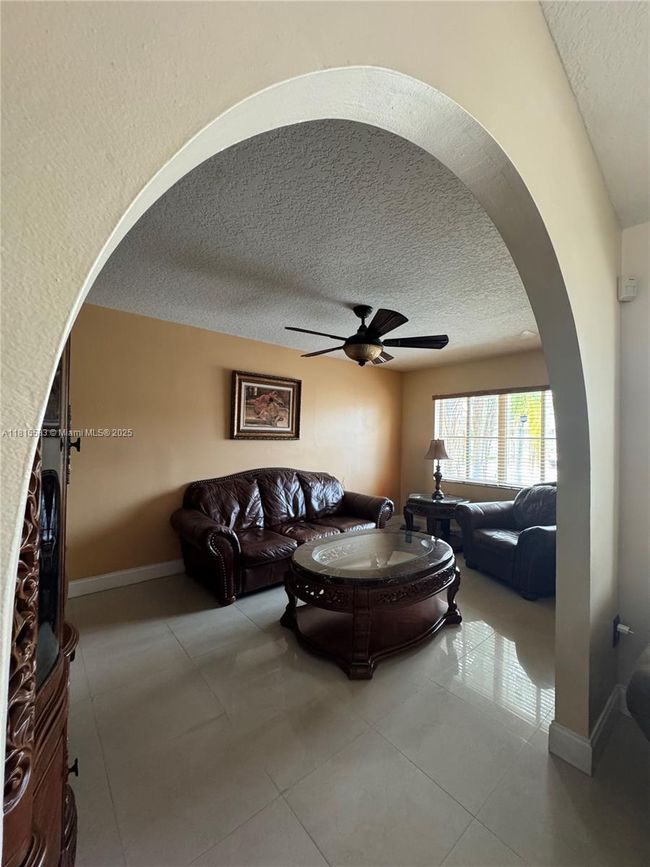 17086 Sw 144 Th Ct, House other with 3 bedrooms, 2 bathrooms and null parking in Miami FL | Image 14