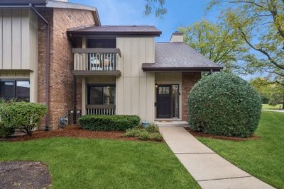 24 Kane Court, Townhouse with 3 bedrooms, 3 bathrooms and 2 parking in Willowbrook IL | Image 1