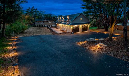 4 Hawthorn Ave, Warwick, NY, 10990-1711 | Card Image