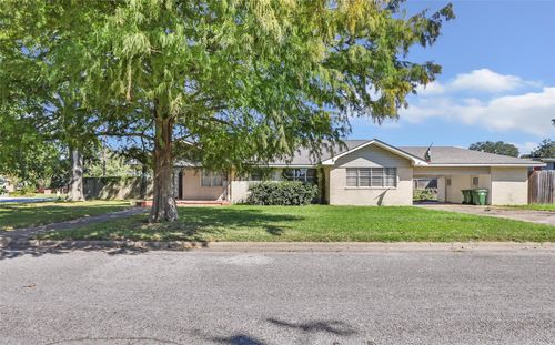 1801 Adams St, Liberty, TX, 77575-3201 | Card Image
