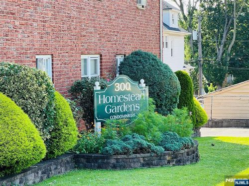 300 E Homestead, Palisades Park, NJ, 07650 | Card Image