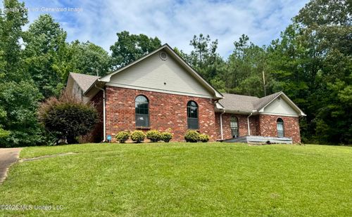 174 White Oak Dr, Grenada, MS, 38901-8106 | Card Image