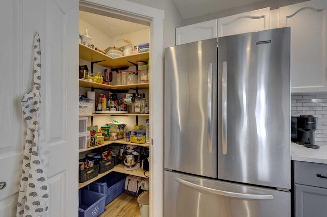76 Somerside Grove Sw, House other with 3 bedrooms, 4 bathrooms and 4 parking in Calgary AB | Image 12