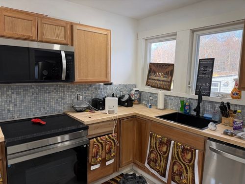 52 Quincy St, Holbrook, MA, 02343-1833 | Card Image