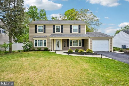 29 Bartlett Ln, Willingboro, NJ, 08046-3905 | Card Image