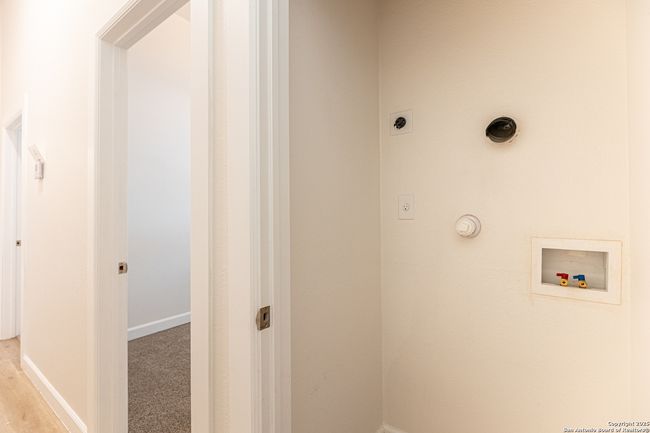 APT-2 - 407 S Pinto St, House other with 2 bedrooms, 1 bathrooms and null parking in San Antonio TX | Image 26
