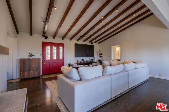 14563 Round Valley Dr, House other with 4 bedrooms, 2 bathrooms and 2 parking in Sherman Oaks CA | Image 6