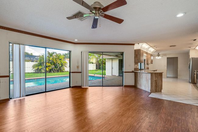 648 Nw 100 Th Ln, House other with 4 bedrooms, 2 bathrooms and null parking in CORAL SPRINGS FL | Image 12