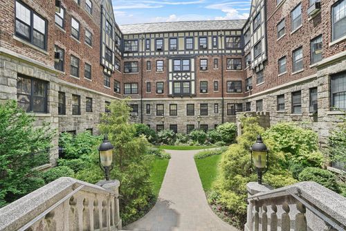 apt-27-295 N Broadway, Yonkers, NY, 10701-2420 | Card Image