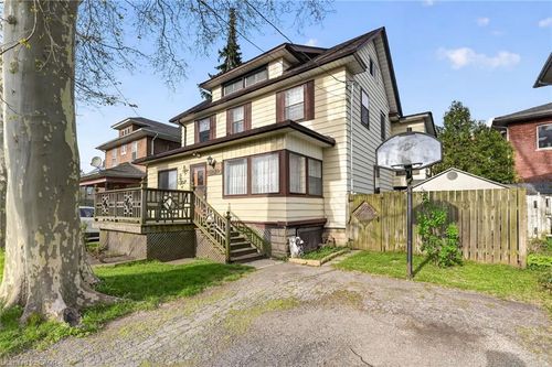 5270 Second Ave, Niagara Falls, ON, L2E4K2 | Card Image