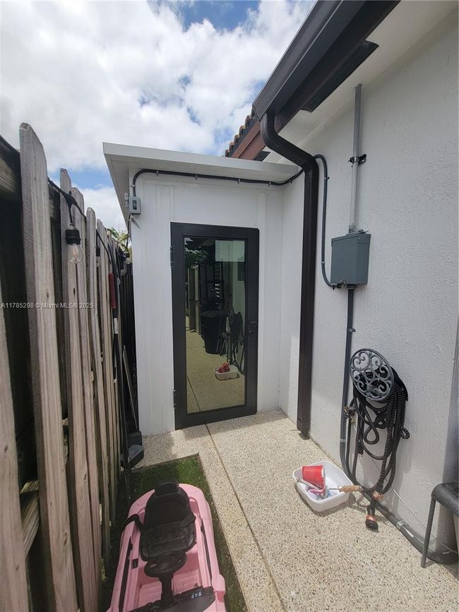 405 Ne 25 Th Ter, House other with 3 bedrooms, 2 bathrooms and null parking in Homestead FL | Image 40
