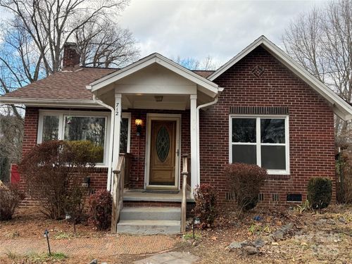 712 Griffin Ave Nw, Valdese, NC, 28690-2214 | Card Image