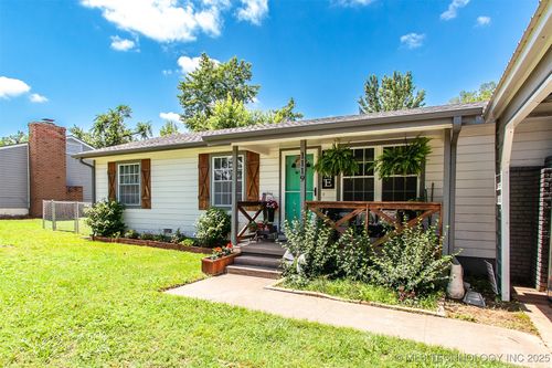 1119 N Oklahoma Ave, Claremore, OK, 74017-6463 | Card Image