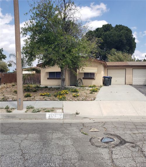 2125 San Bernardo Ave, Hemet, CA, 92545-2415 | Card Image