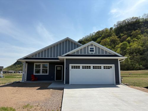 585 Cedar Dr, Lake City, MN, 55041-5003 | Card Image